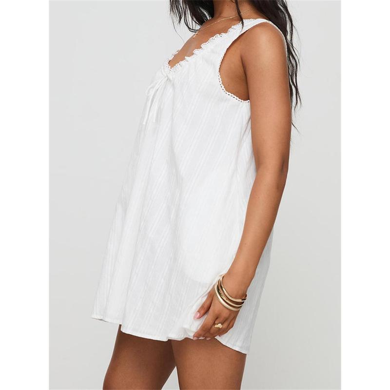 🔥 Meilleure vente | Robe mini trapèze blanche à col rond et volants smockés pour femme, style décontracté, idéale pour la plage ou les vacances.