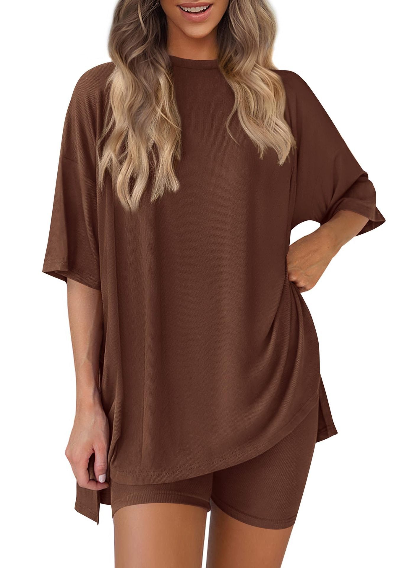 ⚡Stock limité | Ensemble deux pièces pour femme, col rond, t-shirt oversize à ourlet fendu, idéal pour l'été et les moments de détente. Tissu viscose doux et confortable, parfait pour la maison ou comme pyjama douillet. 