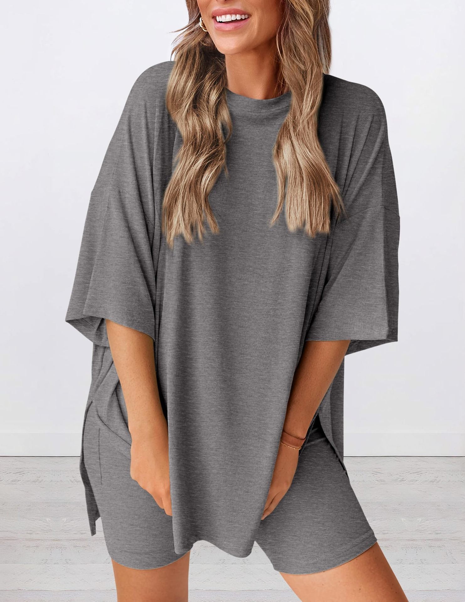 ⚡Stock limité | Ensemble deux pièces pour femme, col rond, t-shirt oversize à ourlet fendu, idéal pour l'été et les moments de détente. Tissu viscose doux et confortable, parfait pour la maison ou comme pyjama douillet. 
